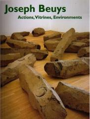 BEUYS, JOSEPH: ACTIONS VITRINES ENVIRONMENTS